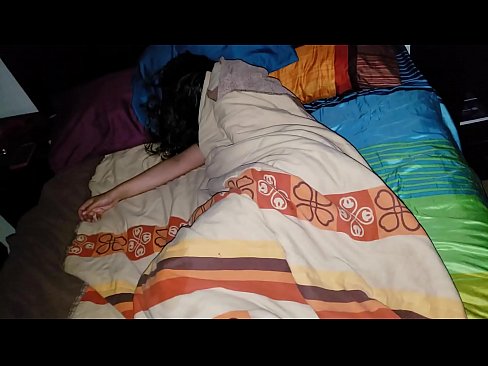 ❤️ Ögey oğul gənc ögey anası yatarkən onu təhqir edir. Sikişmə videosu az.makesexnotwar.ru ️❤